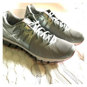 ASICS women  7 1/2 shoe